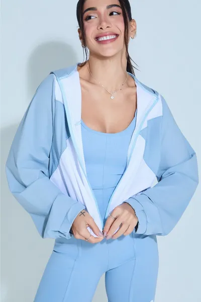 Casaco Cropped C/ Recortes e Capuz  | GAMANE & SKINBOX
