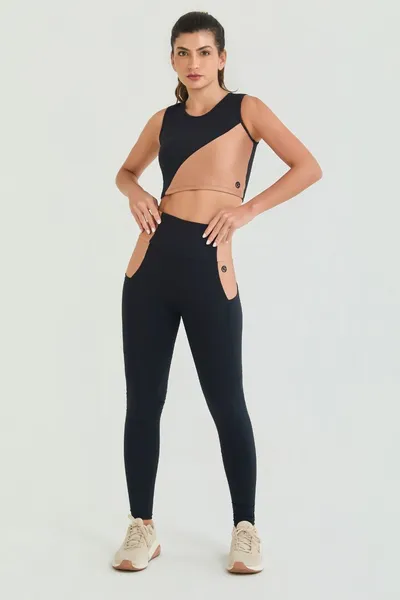 Top Cropped c/ Detalhe Preto | FLOWING