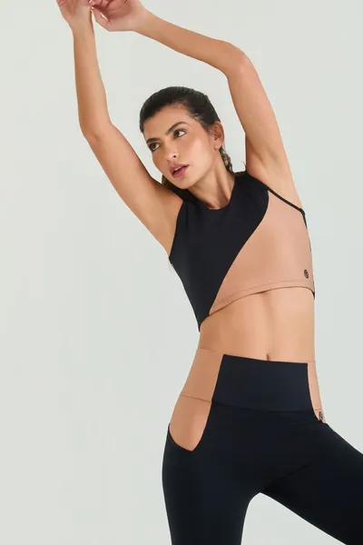 Top Cropped c/ Detalhe Preto | FLOWING