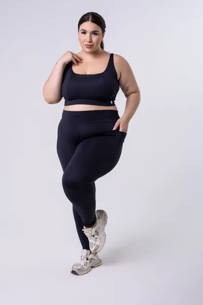 Calça Legging c/ Bolso Plus Preto | LINHA PLUS