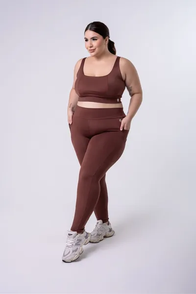 Calça Legging c/ Bolso Plus Marrom | LINHA PLUS