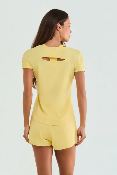 Blusa c/ Detalhe Na Costa Amarelo | PEAK