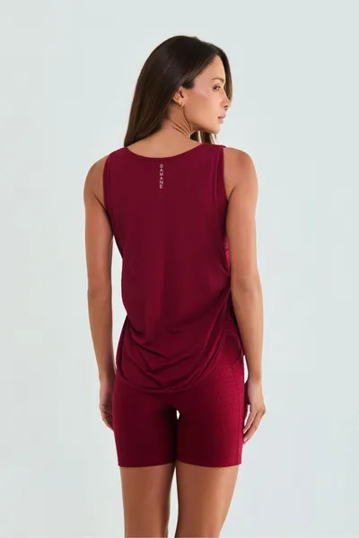 Camiseta c/ Detalhe Vinho | PEAK