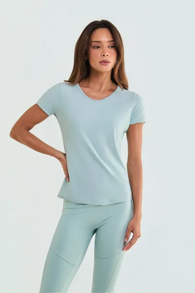 Blusa c/ Detalhe Na Costa Verde Claro | PEAK